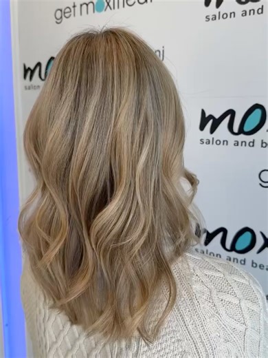 Moxie Sparta NJ on Instagram: "Full highlight, glaze, and blowout by Nicole 🩵 Call 973-919-5667 or use the link below to book your appointment! https://book.appt.cm/business/dd86dc43-2337-46e3-9bf9-144dd3401c30/embed/view/task?page=task • • • #nj #blowout #highlights #makeup #spartanj"
