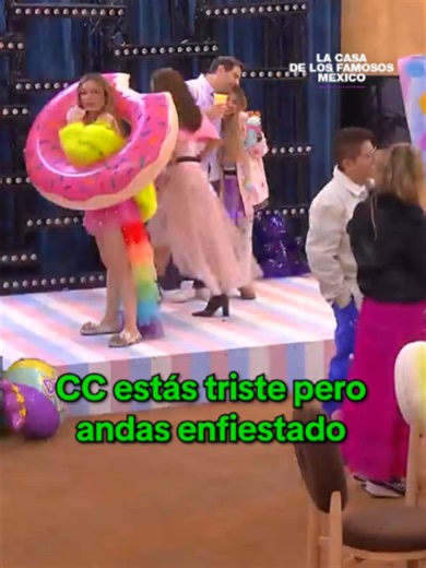 Cuando estás triste, pero se te olvida un ratito 😂 🚨Suscríbete a @vix YA con planes desde tan sólo $149 pesos al mes para ver momentos como éste 🔥🔥 📺 #LaCasaDeLosFamososMx 🏠 Disponible también en #LasEstrellas y #Canal5