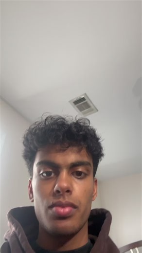 Wanna boost your chances at top schools? Do THIS ⬇️ Here's how to land a research position that actually helps your app (especially important if you're a sophmore or junior): 1. Search up collegebase.org 2. Make an account and click on colleges and choose your dream school 3. Then click on extracurriculars and click through the accepted applications to find out where they did research 4. Create a list of possible research opportunities and email the professors If you're aiming for Ivies/top 25, 