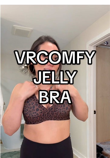 This is your sign to try the jelly bras!! everyone needs one! @VRCOMFY #tiktokshopcreatorpicks #bra #jellybra #seamlessbra