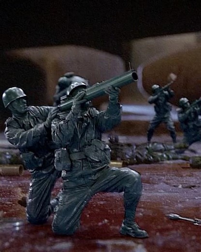 A Hitman vs. an Army of Toy Soldiers | NIGHTMARES & DREAMSCAPES Analysis & Review