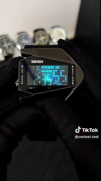 The Airplane LED Watch – Where Creative Design Meets Cool Tech! Unique airplane-shaped case with a vibrant luminous LED display. Lights up in multiple colors to match your mood, day or night. Adjustable silicone strap for all-day comfort. 🌟 Perfect for gifts, parties, or everyday fun. Stand out with a watch that’s truly one-of-a-kind! ❤️ Because style should be playful, bright, and always on time. ✨