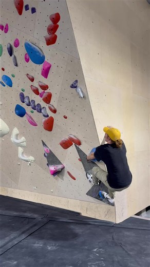 If you’ve seen this climb at ABC you can imagine how excited I was to finally get it 💪🏼💪🏼 #rockclimb #bouldering #climbing #climber #climb