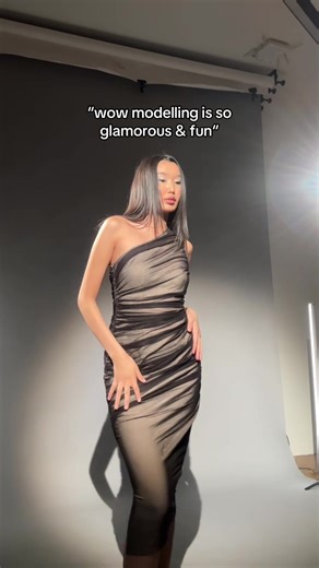 The Glamorous World of Modelling: Behind the Scenes