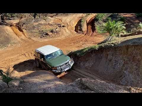 Toyota FJ Cruiser off roading at Mundaring powerlines - June 25, 2022
