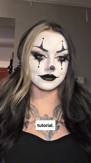Jessica on Instagram: "Halloween may have passed, but clowning is eternal 🤡 or if you just need a good white face paint for a goth look! Skin prep, clown white, and colorset are all @mehronmakeup Black liner is @hellbitesbeauty Makeup tutorial, clown makeup, makeup artist"