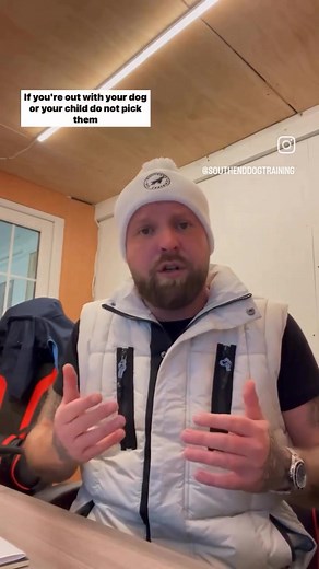 392K views · 10K reactions | What to do if an off lead dog comes running towards you #dogs #dogtraining #viral | Southend Dog Training | Facebook