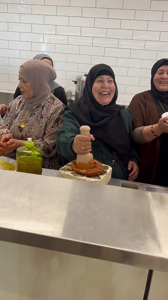 Food Preparation Techniques in a Collaborative Kitchen