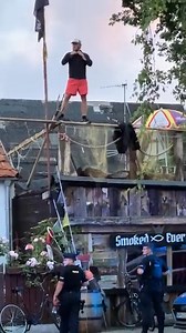 1.3M views · 3.6K reactions | Jedziemy na wczasy nad polskie morze mówił. ️☀️ A tu czeski batman w wykonaniu polskim  嵐藍 | Komisja Krajowa WZZ "Sierpień 80" | Facebook