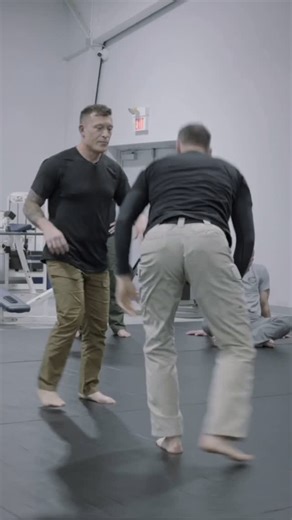 Options // There are lots of takedown options from lots of different positions. I’ve found the basic single leg to be one of the quickest and easiest options to hit. Here’s a version from the clinch. Change levels, secure the leg and take them down. Go train. OSS! #grappling #takedowns #wrestling #jiujitsu #bjj | Jiu Jitsu Five-O