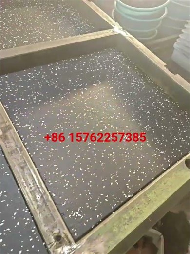 Rubber floor tiles making machine
