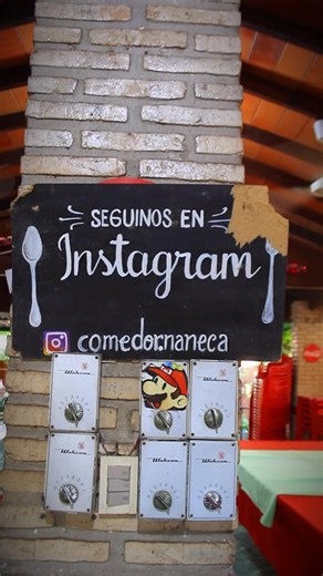 Altos es un distrito paraguayo situado al oeste del departamento de Cordillera. El casco urbano está asentado a unos 9 km al noreste del lago Ypacaraí. Se encuentra a 27 km de Caacupé y a 60 km de Asunción. Altos, un lugar plagado de paz, de hospitalidad, de paisajes hermosos de amaneceres y atardeceres dibujados con sutileza Podemos decir con propiedad, y conocimiento de causa,de que su gastronomía los dejara satisfechos por demasía Existen dos versiones sobre su fundación. Una, dice que fue fu