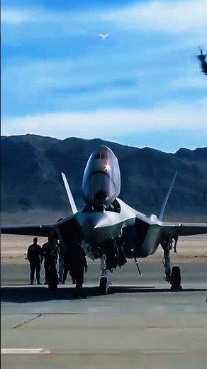 F-35 Demo Team, Female pilot US Air Force #f35 #demoteam #usairforce #aviation #fighterjet #us