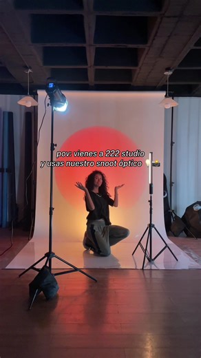 Usa Nuestro Snoot en 222 Studio para Fotografía Creativa