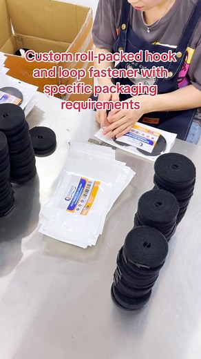 This 8mm-wide hook and loop fastener was customized for a client to sew onto window screens 🪟, allowing for easy attachment and alignment. The client had strict packaging requirements: each pair of hook and loop strips had to be individually sealed, with a product label sticker applied to the outside of every pack 📦. We created samples based on the packaging and performance needs, and after testing, the client was very satisfied with the flexibility, adhesive strength, and labeling precision. 
