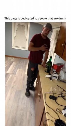 Bro grabbed the worst part of the counter to hang on to 🤦‍♂️ | People That Are Drunk