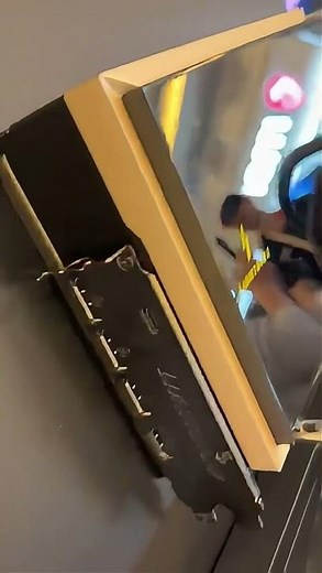 Voici la #msi #rtx 5090 #lightning ! #gaming #hardware #pc #pcgamer #pcgaming #nvidia #gamer #gaming