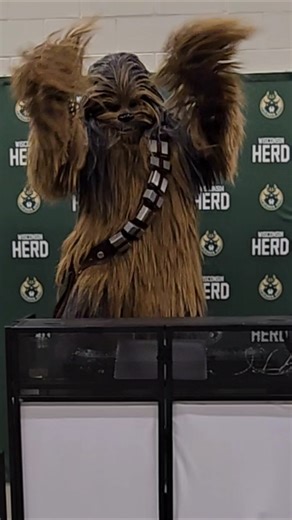 DJ Wookiee!! #chewbacca #starwars #dj