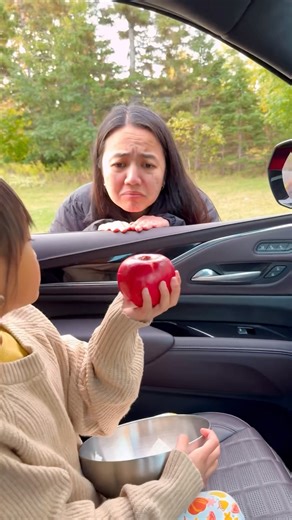 She was surprised with her secret gift 🎁