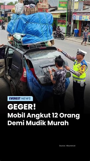 Petugas kepolisian menghentikan sebuah mobil jenis Toyota Avanza yang dimodifikasi tidak wajar saat arus mudik Lebaran 2026. Kendaraan tersebut kedapatan mengangkut sekitar 12 penumpang dalam satu mobil yang ditutup terpal berwarna biru. Selain membawa penumpang berlebih, mobil tersebut juga mengangkut berbagai barang hingga sebuah sepeda motor yang diletakkan di atas kap. Kondisi ini dinilai membahayakan sehingga petugas langsung menurunkan penumpang dan meminta pengemudi membongkar modifikasi.