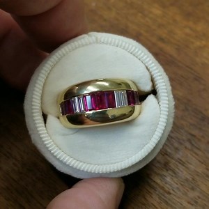 Retro ruby and diamond band. It's nice to see these retro designs so popular again. Yellow gold is back! #zomacolor #ruby #diamond #band #yellowgoldisback #yellowgold #rings #ringblings #fashion #newyork #losangeles #ny #la #livelifecolorfully | Zoma Color