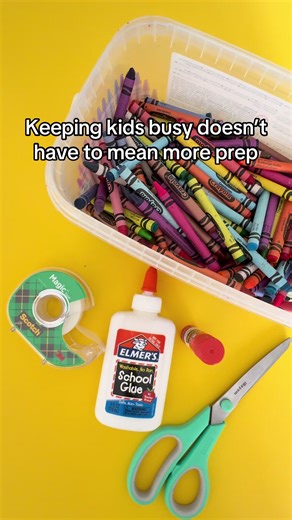 Keeping kids busy doesn’t have to be complicated 💛 Simple, screen-free activity ideas for little ones 👉 Free printables linked in bio #screenfreekids #activitiesforkids #parentsoftiktok #kidsactivities #freeprintables