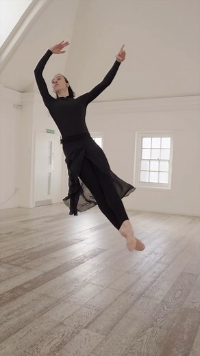 CABRIOLE ✨ TIPS FOR EXECUTION Cabriole we all love how it looks but it can be difficult or to do. The most common mistake is not lifting the leg high enough as well as transferring weight too early which means the top leg comes down rather than bottom leg going up. Using momentum of the arms ( arriving sooner) giving lots of emphasis going through first this will help us gain height along with a high grand Battement. Lean back slightly in the Battement with arms arrived and land with upper back