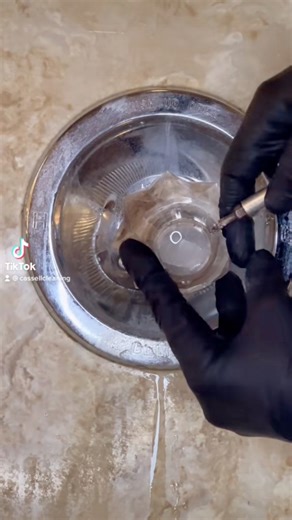 Before and after using 0000 steel wool chrome fixtures/Barkeepers Friend #cleaningservice #housecleaning #cleaninghacks #deepcleaning #cleaningtips #cleaningmotivation | Cassell Cleaners LLC