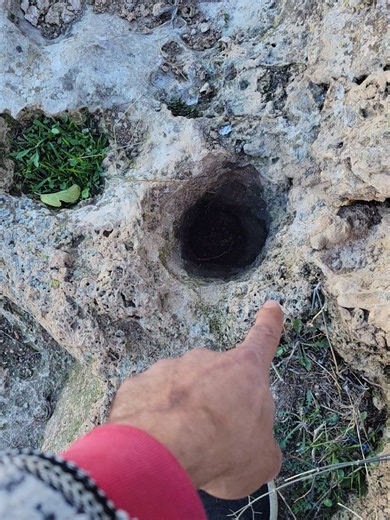 Clear Treasure Signs for Metal Detecting Enthusiasts