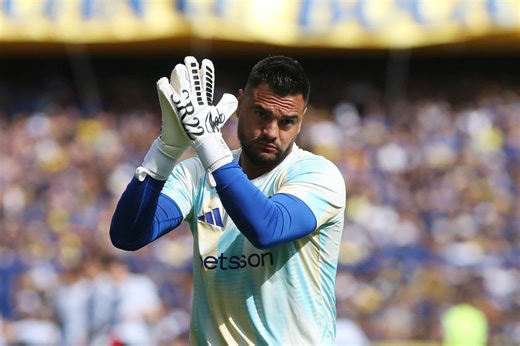 Sergio Romero has been dropped by his new team already and is looking for a new club, weeks after joining