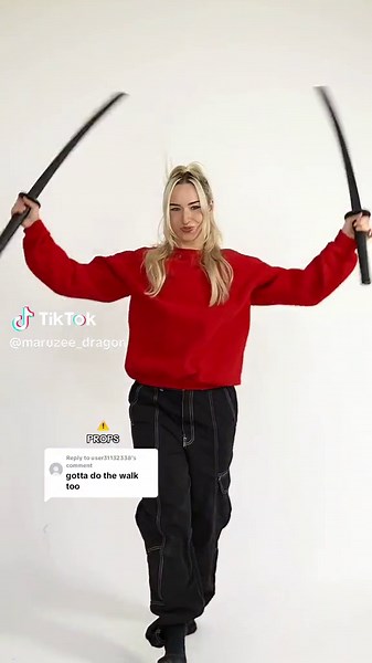 LadyDeadpool Transformation: Ladypool Edition | Marvel Cosplay