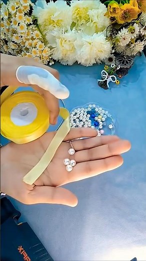 طوق شعر للبنات بالساتان واللولي فكرة بسيطة وأنيقة 💛💛 الفيديو كامل ▶️ 👆فوق #اكسسوارات_شعر #طوق_خرز