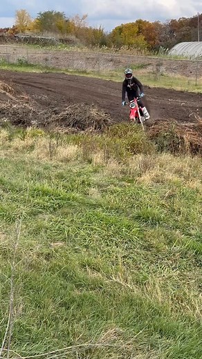 @bq365 showed you the sticker bushes - you know where to see the rest! 😆 How awesome is the footage from this @insta360 X5? If you want a way to remember crazy moments during your moto that words can never explain, hit the site to grab an X5 for “show and tell”! #MotoSportDotCom #Insta360 #360 | MotoSport