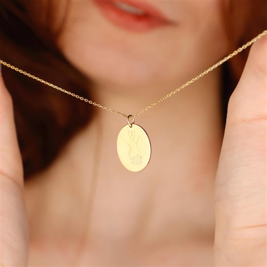 14K Gold Holding Hands Necklace: Dainty Couple Jewelry, Engraved Love Necklace - Etsy