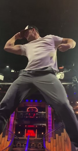 Anyone else feeling a little hot?!? 🔥🥵 #MagicMikeLive #fyp #pony #transformation