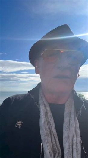 British actor Geoff Bell says he's heartbroken by what's going on in our country, and states that the government and police force should be ashamed.