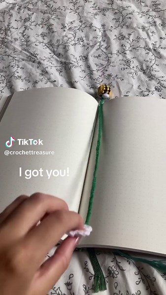 Crochet Bee Bookmark Tutorial