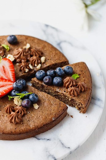 Sugar-Free, Low-Carb Chocolate Hazelnut Cake