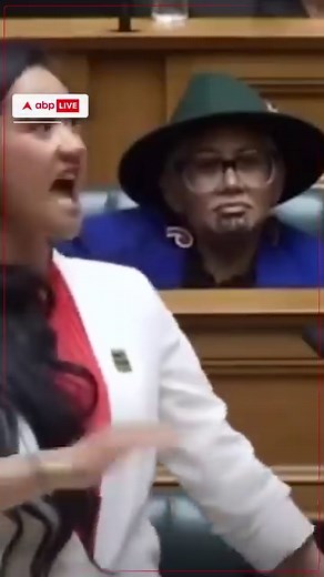 #WATCH | The video of Hana-Rawhiti Maipi-Clarke, New Zealand’s youngest MP in 170 years, performing the ‘Maori haka,’ a war cry to honor her indigenous roots in Parliament during her first speech, went viral. Video: Youtube (Te Ao Māori News) #HanaRawhitiMaipiClarke #NewZealand #MaoriHaka #ViralVideo | ABP Live