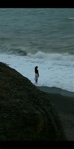 #alien #lyrics #electronicmusic #edit #overlay #newmusic #music #singer #song #love