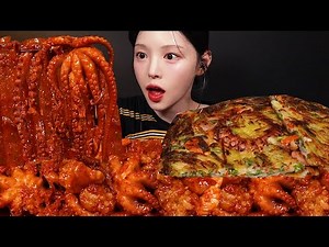 Spicy Giant Octopus, Beef Intestine & Shrimp Steamed Seafood Mukbang Asmr