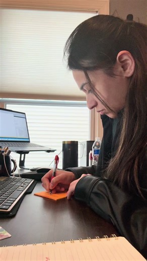 Can’t focus when kids are on break!! Cons of WFH…what is it for you? . . . . .#fy #minivlog #nye#fyp #wfh