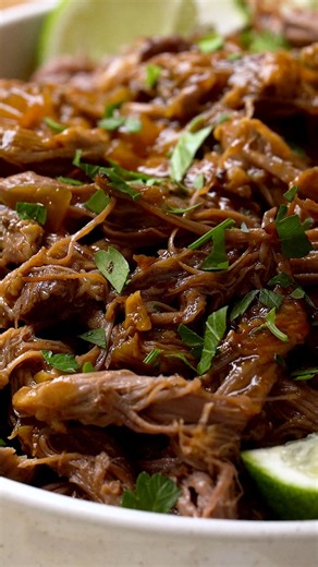 Slow Cooker BBQ Pulled Beef! Recipe link in comments 👇 | JoCooks