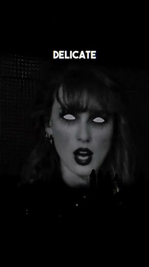 Alien seen at a Taylor Swift concert 👽😳😲
