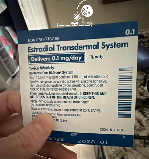 Estradiol isn’t just about hot flashes and mood swings—it’s one of your bones’ best friends. When it drops after menopause, your fracture risk quietly climbs. Today I met a woman in her 50s who has already had several vertebral compression fractures… simply from bending over. No big fall. Just everyday life on bones that have been losing strength for years. My heart broke for her—and it reminded me how many women are never warned about this. Bone loss speeds up in the first 5–10 years after meno