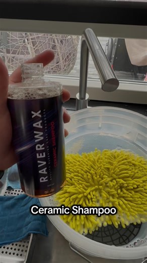 Raverwax Ceramic Shampoo Dit is alleen shampoo. Geen coating. Geen spray.