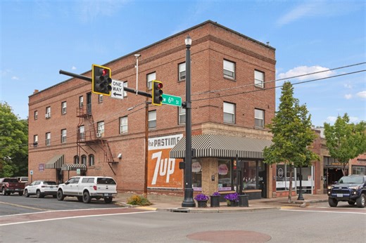 615 SW Evergreen Ave, Redmond, OR 97756 - Multifamily for Sale | LoopNet