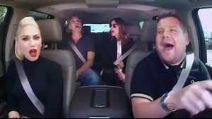 Gwen Stefani, George Clooney si Julia Roberts, petrecere in masina. Ce a dezvaluit cantareatea despre hitul "Hollaback Girl" - Știrile ProTV