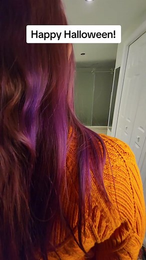 Happy Halloween ! It seemed like a good day to unveil my Velma outfit #cosplay #ScoobyDoo #mysteryinc #Velma #closetcosplay