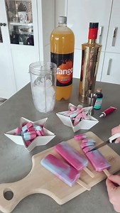 How to make your own alcoholic tango ice blast this Mother's Day!🍸🌸 Credit: https://instagram.com/emma_louisebb | Swan Brand